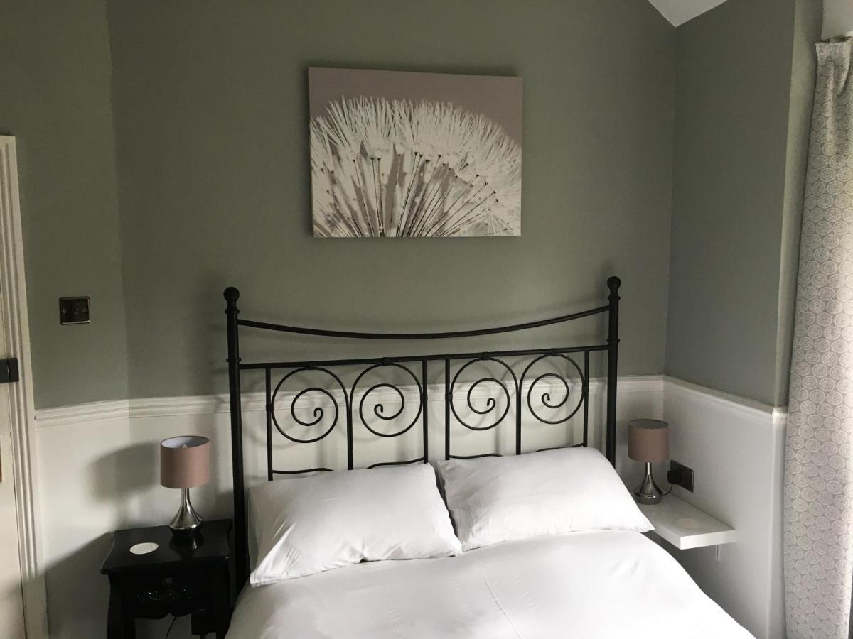 Twin Oaks Guest House Cadnam Ngoại thất bức ảnh