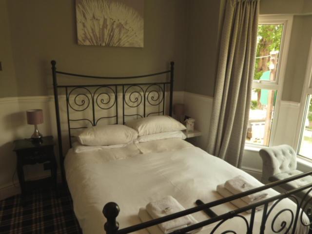 Twin Oaks Guest House Cadnam Ngoại thất bức ảnh