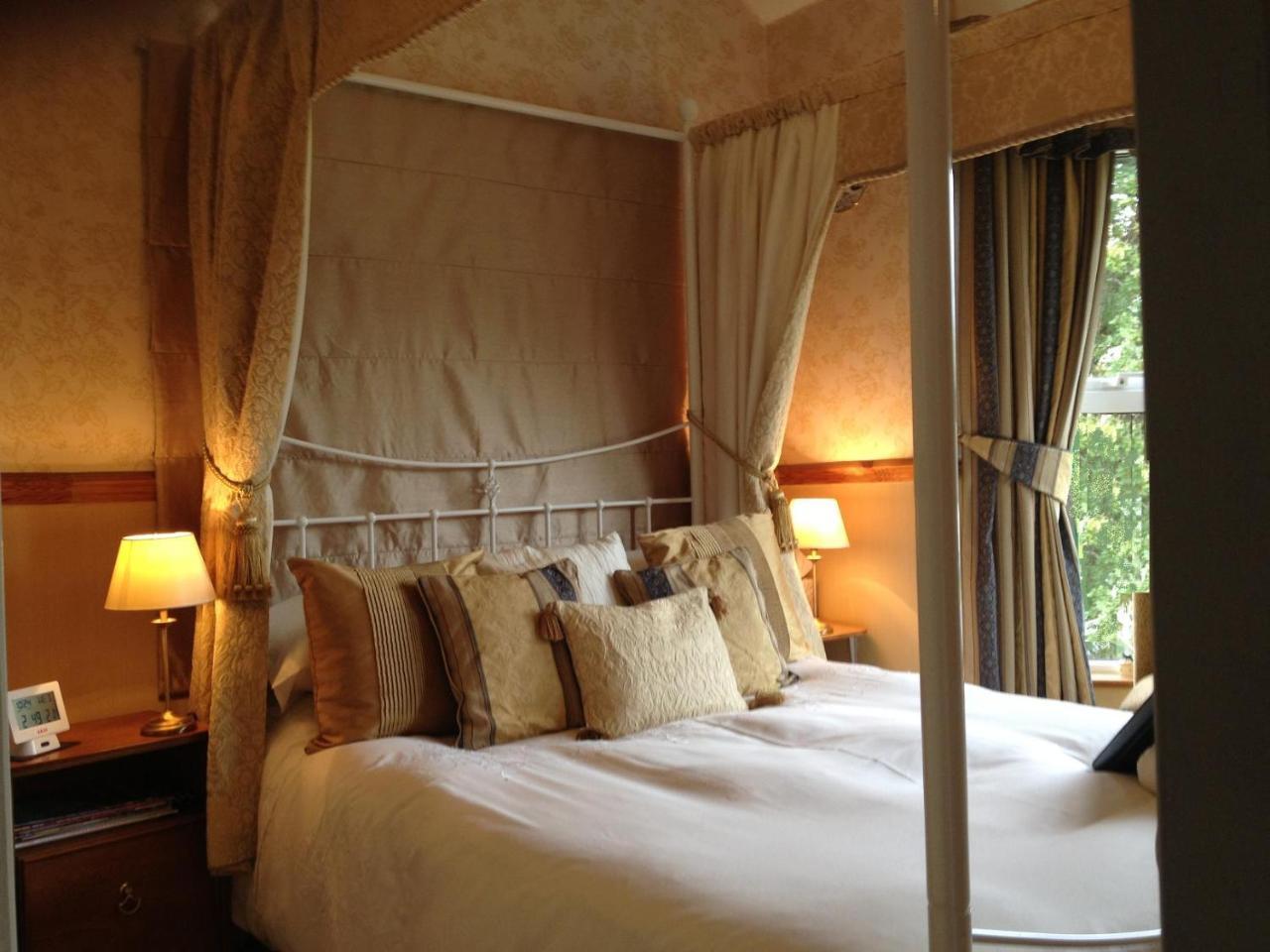 Twin Oaks Guest House Cadnam Ngoại thất bức ảnh